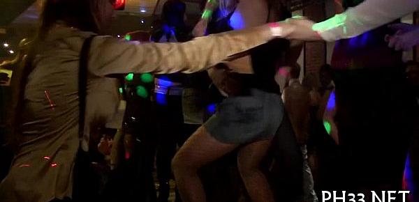  Bang wild patty at night club